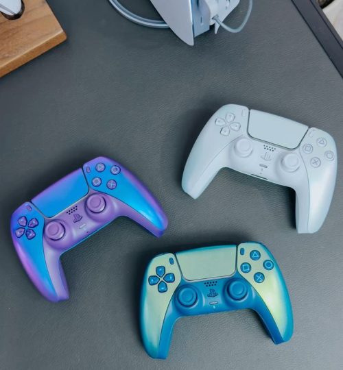 Projects the new chroma teal ps5 controller 🥵